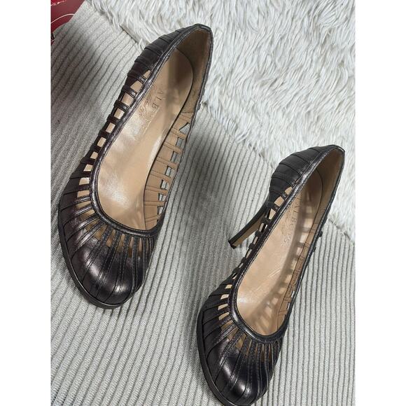 Talbots Shoes Womens Size 8B Black Leather Caged Cutout Pump Heels Stiletto - Picture 2 of 10